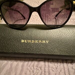 Burberry BE4216 Polarized Sunglasses for Women, Lens Size 57mm - Black (3001T3)